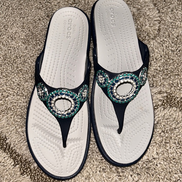 Crocs - Picture 3 of 11